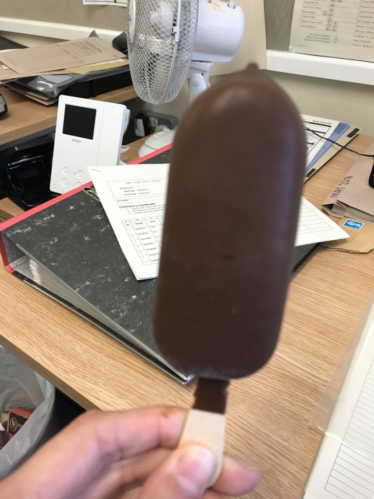 NanaBudd's tweet photo. Time for a treat!! #magnum #doubleraspberry #icecream 🍦 https://t.co/t6Uxd9L8na