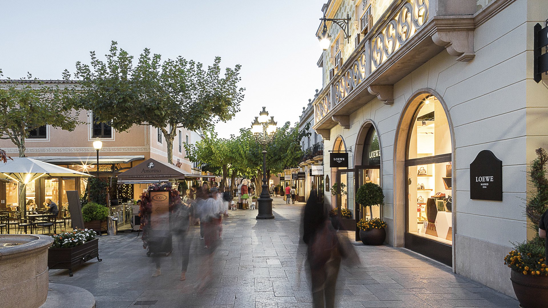 La Roca Village Outlet Shopping Discount Package 2023 - Barcelona