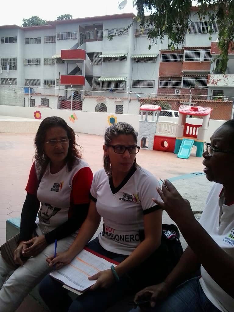 FMisionJGH's tweet photo. #6Jun Equipo @Conapdis y Misión José Gregorio Hernández activos en el CEI Urdaneta para el Despliegue Casa a casa para la captación de niños con discapacidad e insertarlos a la educación inicial. @FNNSimon @sramirez_fp @magallyvina @DPresidencia https://t.co/5kJ7fnBs4D