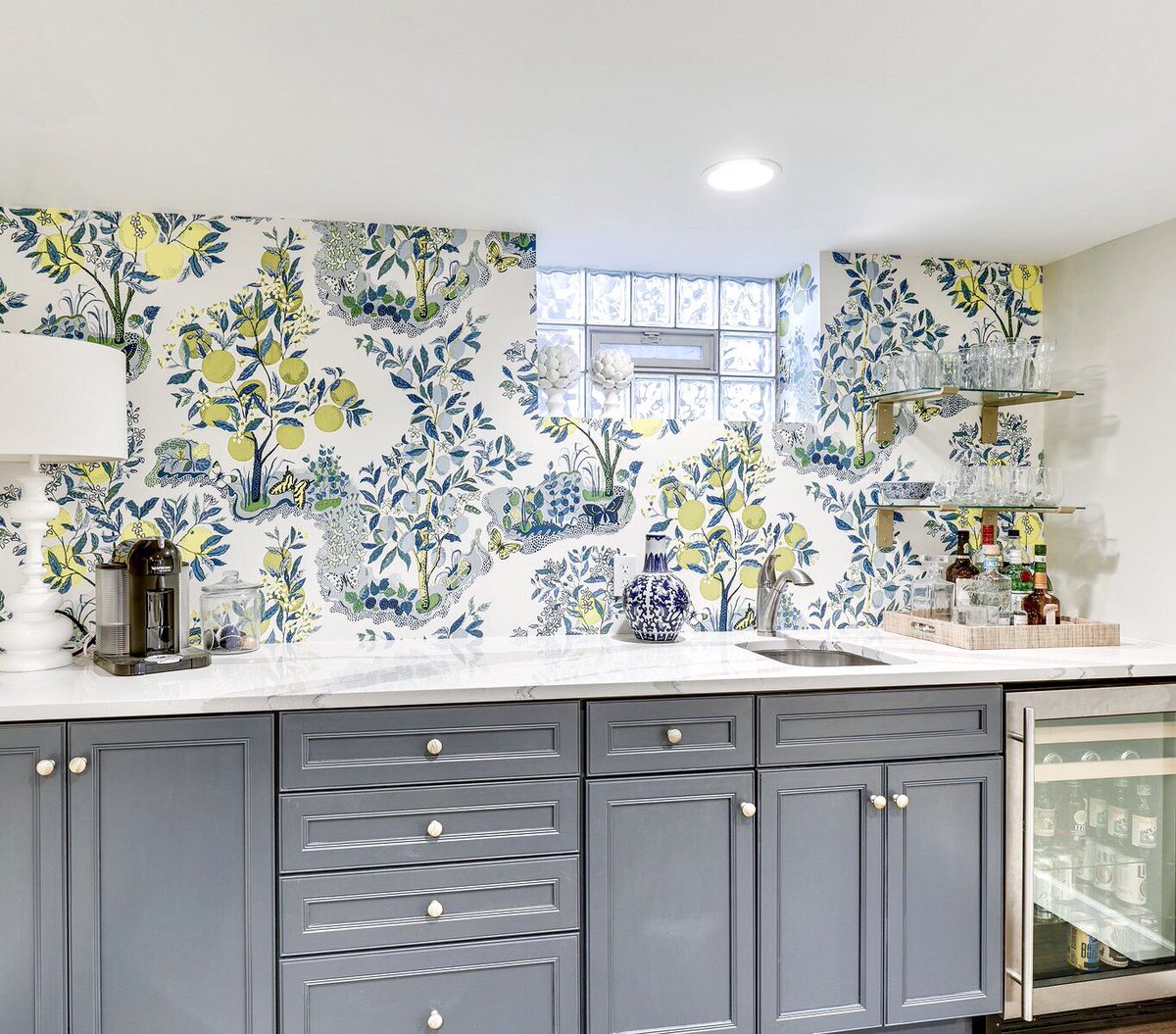 cottage_designs's tweet photo. This multi-functional wet bar is just one of the many great features of 5153 Abbott Ave S, new to the market in the Fulton n’hood! Just blocks to 50th and France and Lake Harriet!  4 beds | 2 baths | $599,900

Call to see: (952) 956-2808 #forsalempls #mpls https://t.co/z9LOoEmYCB