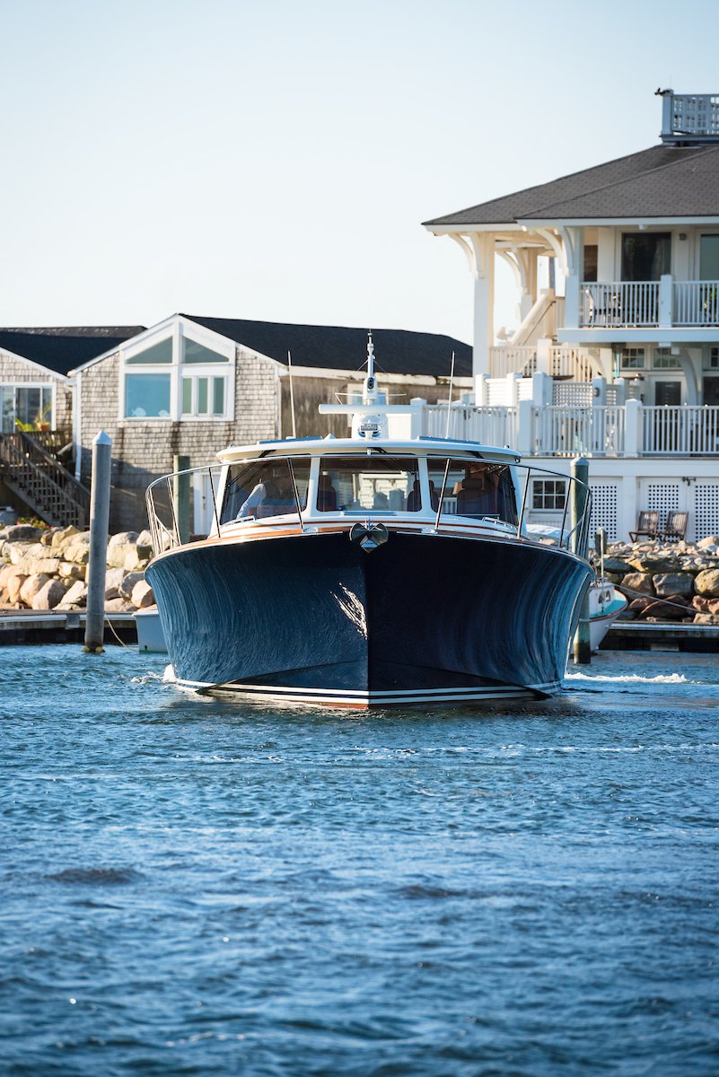 HinckleyYachts's tweet photo. Unique in the industry, our hulls and structural grid are always bonded in a single infusion for incredible strength. We guarantee our hulls for life. #HinckleyYachts #YachtBeautifully #CarbonFiber #Epoxy #Kevlar #MadeinAmerica #MadeinMaine #Guarantee #Talaria55 #Motoryacht #Bow https://t.co/QeR9GNxzCA