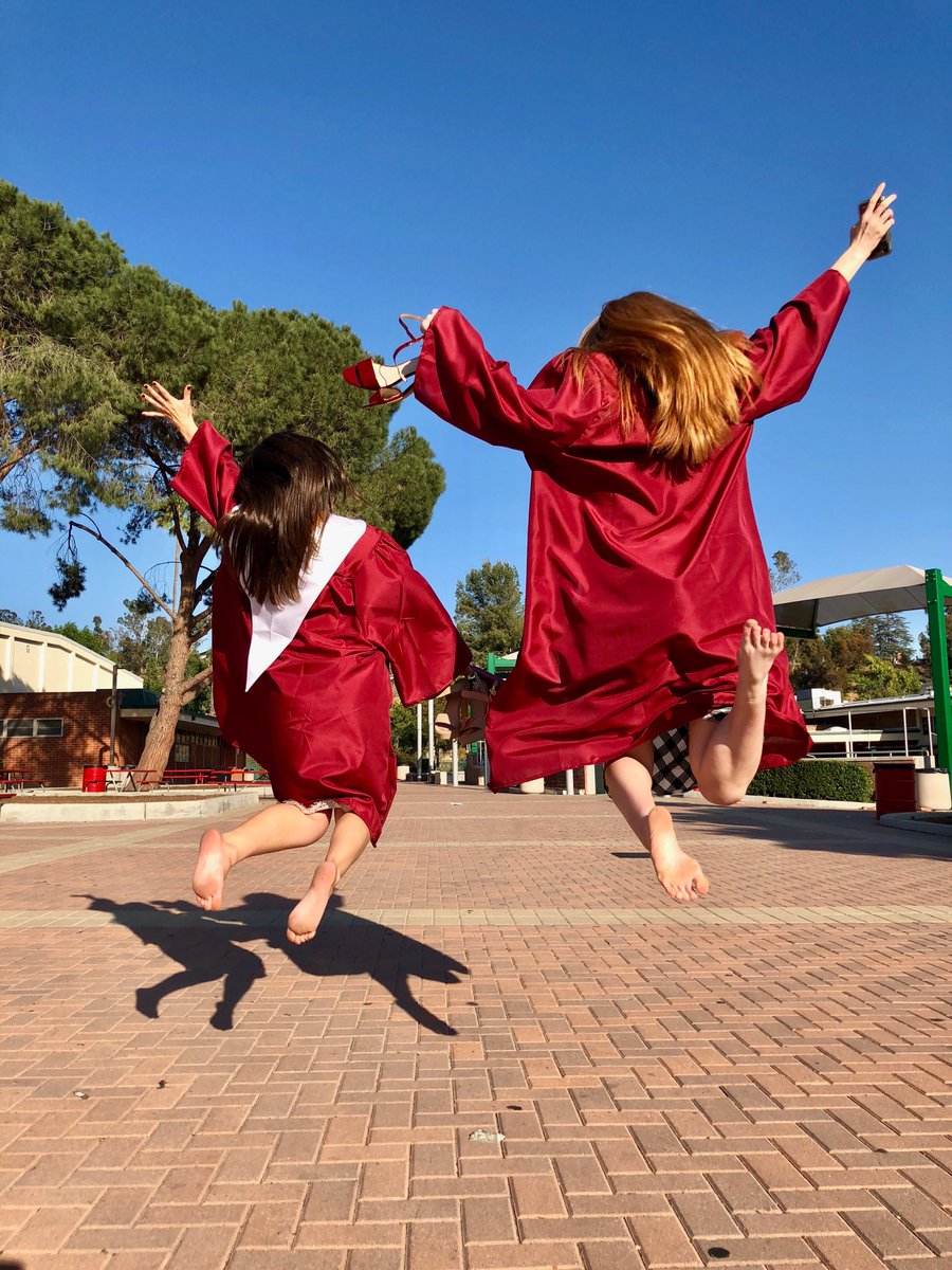 LaSernaHS's tweet photo. Today is the day @LASERNA2018 ✨🎓✨ #LSClassof2018 https://t.co/PFfPMRj2W4