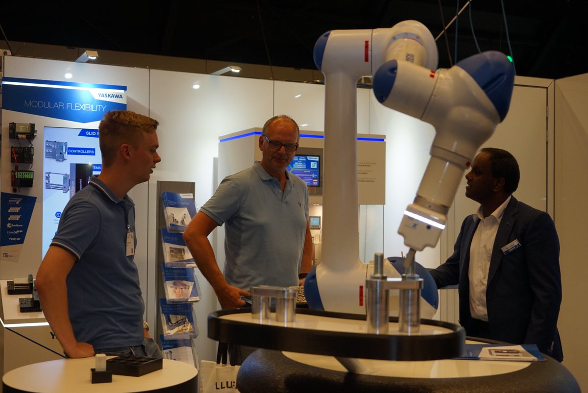 _VisionRobotics's tweet photo. Er is een hoop te zien en beleven bij onze exposanten! Een kleine impressie: #VRM2018 #robots #machinevision #motioncontrol https://t.co/hNRBJLpYDq