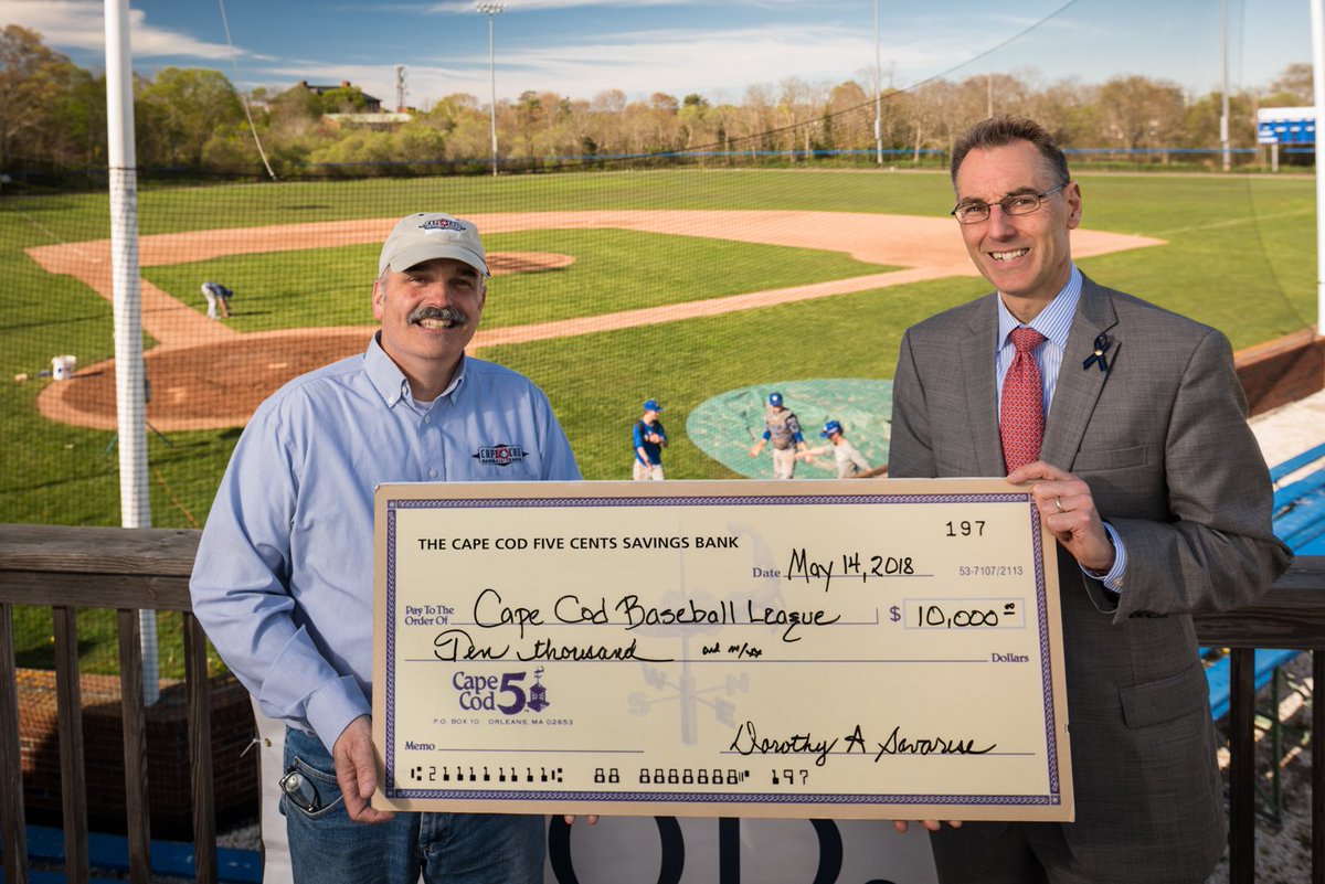 MaBankersAssoc's tweet photo. Thank you @CapeCodFive for your sponsorship of the Cape Cod Baseball League for the 2018 season, &amp; for supporting the league for more than a decade! The Bank presented a $10,000 donation for its sponsorship of the league &amp; each of the 10 teams. #MABankersGivingBack #AmericasBanks https://t.co/rqDHz1a0U0