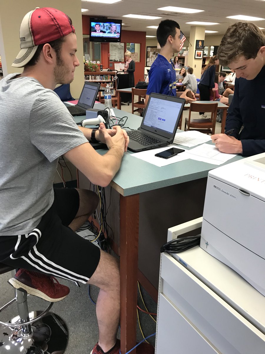 QVHSPHD's tweet photo. On their own time- PHD Ss Tech and Manager leaders coordinating/ facilitating Ss 600+ laptop collection to wrap up 2017-18 school year. Peer leadership setting positive examples. #pzqvsd https://t.co/iO3NGLC96i