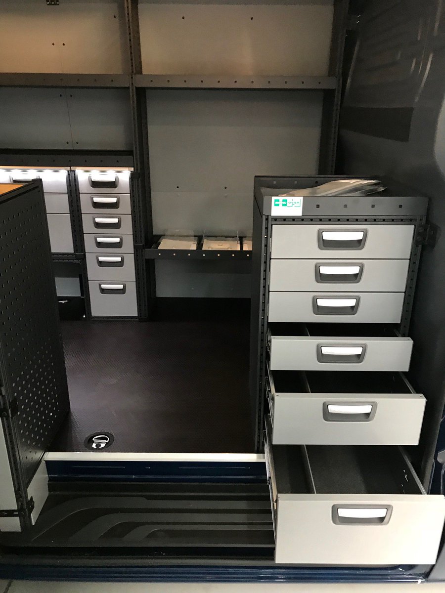 modulsystem's tweet image. Deze week de nieuwste Mercedes-Benz Sprinter voorzien van onze Modul-System bedrijfswageninrichting, uiteraard compleet met ladeblokverlichting.

#ModulSystem
#Bedrijfswageninrichting