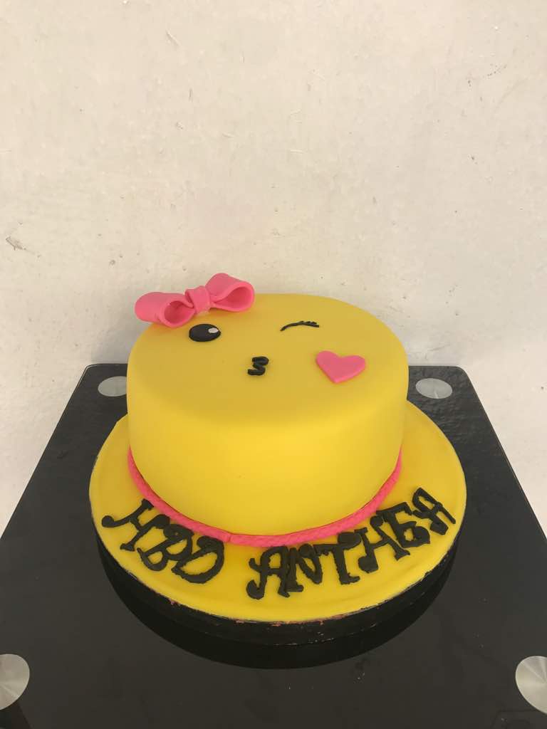 skillsjet's tweet photo. The SkillsJet Presents to you #MercyCakes🎂
come Join us enjoy Mercy cakes works .... as you discover new designs of cakes of all types, Is it Red velvet cake u want,chocolate cocoanut, carrot,Strawberry? to name a few you'll get the best ,try us .We are not limited on cakes..... https://t.co/9sDYIYsQgv