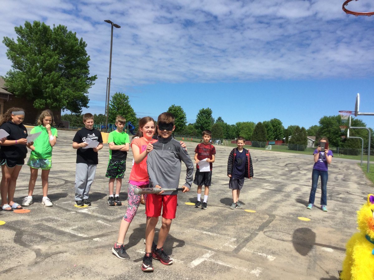 Spanish345's tweet photo. @PCSD_SS More piñata fun in 5th grade! #RaiderStrong #RaiderEWL @Spanish345 https://t.co/1KtsMMjU82