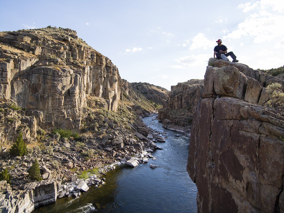 VisitCasper's tweet photo. A6: On our list this summer: Fremont Canyon. 😍 #Wyoming #RealAmericaChat 
[photo: @wyomingtourism] https://t.co/Bp7Txjj7K9