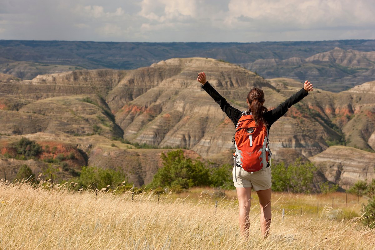 NorthDakota's tweet image. A4: Your #NorthDakota trip experience is truly up to you. Follow in the footsteps of legendary explorers Lewis and Clark, check out our ranches or escape from it all in our wide-open outdoors. Tour operators can start here ow.ly/HqHy30km97C #RealAmericaChat #NDlegendary