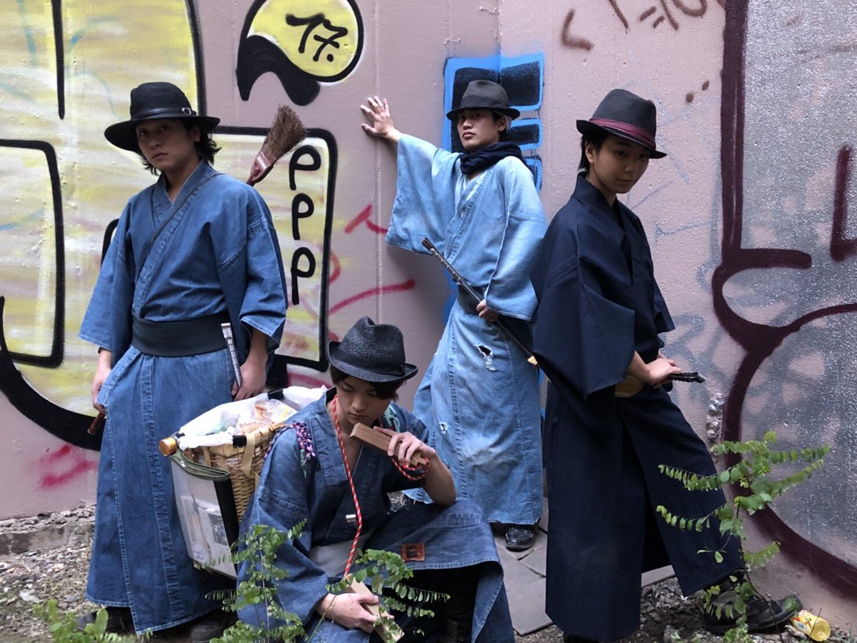 街中に突如出現した ゴミ拾い侍 の華麗な太刀裁きがかっこよくて 何奴 ゴミ 本物の武士 と心意気に惚れる Togetter 街中に突如出現した ゴミ拾い侍 の華麗な太刀裁きがかっこよくて 何奴 ゴミ 本物の武士 と心意気に惚れる Togetter