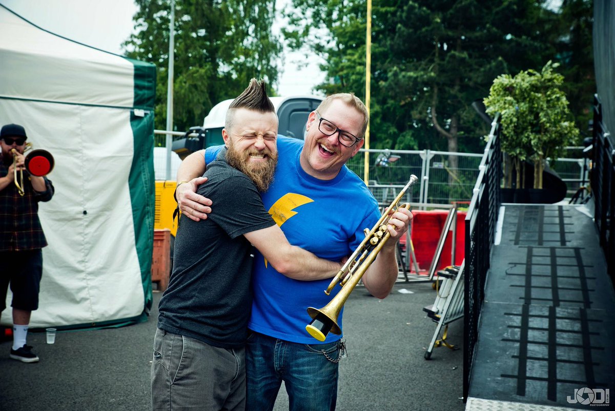 Jodiphotography's tweet photo. A few behind the scenes pics at Slam Dunk Midlands (Fireball stage) #slamdunkmidlands #reelbigfish #goldfinger #zebrahead #kingprawn #fireball https://t.co/Y891zVjjJp