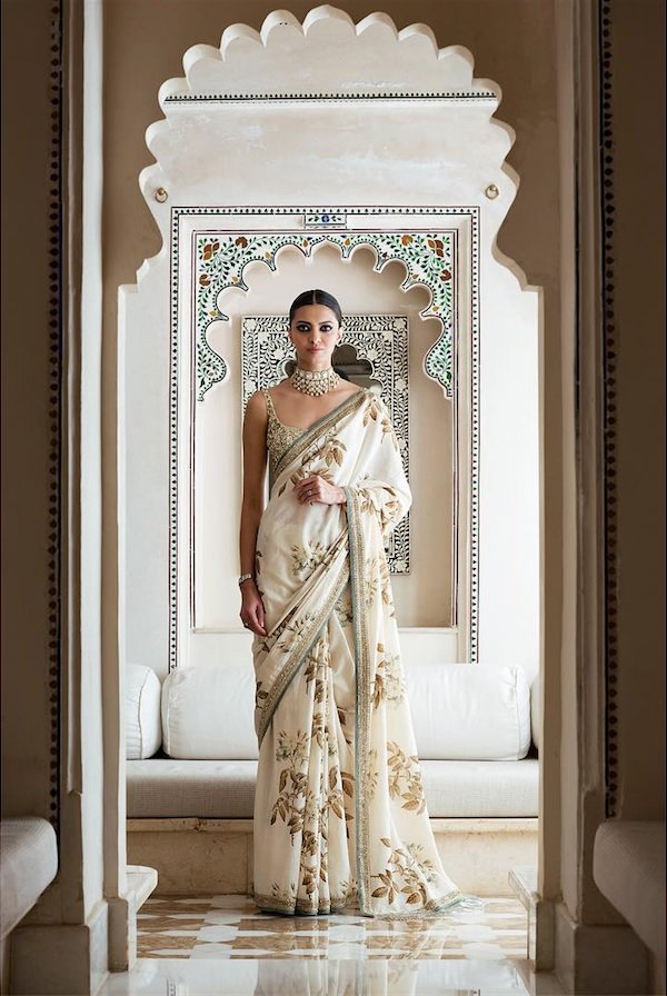 sparklethnic's tweet photo. New Arrival :heart_eyes:
FABRIC DETAILS : 
Product Code : LC001
FULL SAREE OF FLOWER PRINT GEORGETTE WITH HEAVY EMBRODERY LACE BORDER
BLOUSE OF METTY GOTTA WITH HEAVY EMBRODERY SEQUENCE WORK
₹ 1640 
Whatsapp for order +919503879620 📲 https://t.co/0wTWWggPSW