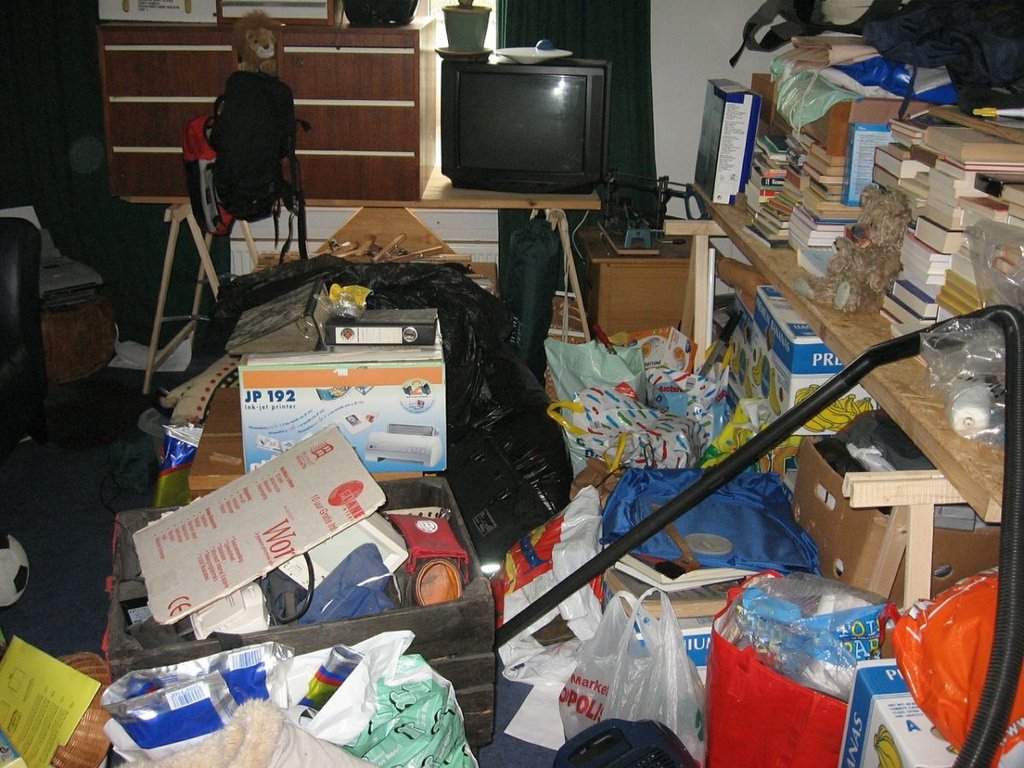 Hot off the press: Clutter clearing – weighed down by clutter goo.gl/Df3y5D #ClearingClutter