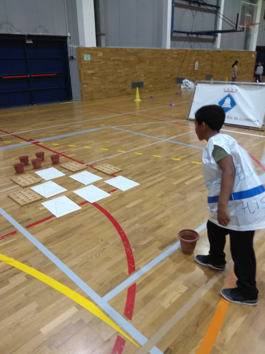 escolacoope's tweet photo. Trobada esportiva d'alumnes de tercer de Sant Boi
Ludi Floralia: "de Roma al Rubricatum" https://t.co/HNGDn47G6n