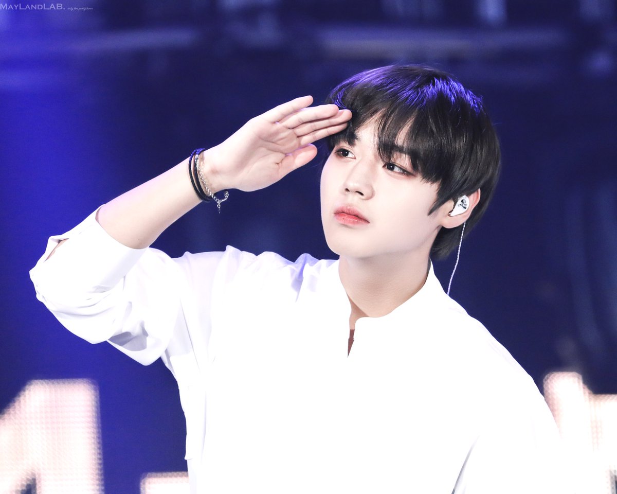 maylandlab_jh's tweet photo. 20180601 #월드콘서울 HQ

이곳 저곳 살피시는 윙쟈님💕
힘들고 지쳐도 너만 내게 있으면 돼
(그리고 끝까지 함께 지훈이 앓아주실 분들이 있다는거~~~~😊😊)

#박지훈 #박지훈연구소 #지훈 #JIHOON
only for #PARKJIHOON https://t.co/BCcbuTkumI