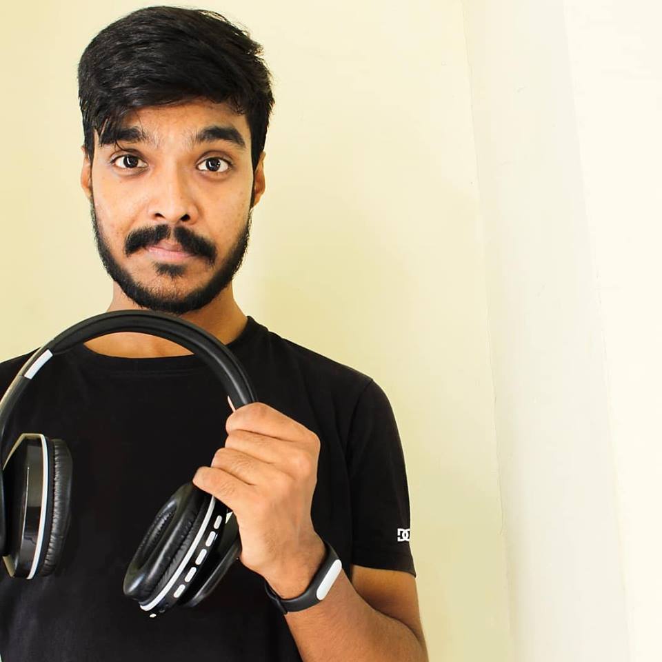 Thrumm_India's tweet photo. Thanks, Hitesh for sharing your review. We hope you like the product. 
@hiteshtaral @gizmoboxclub @thrumm_insta #thrumm https://t.co/Uvn4TkszwV
