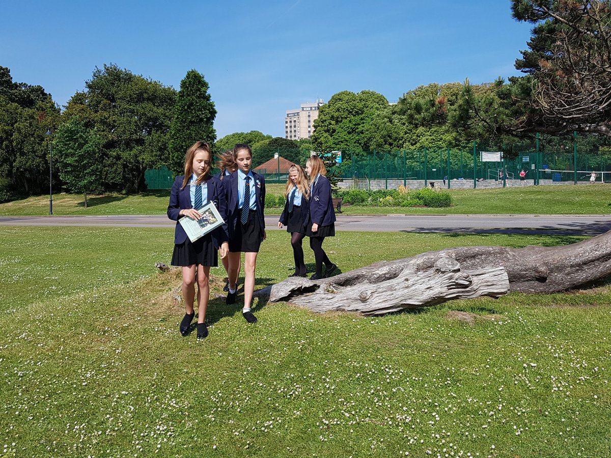 CEIAG_PHS's tweet photo. @poole_high exploring possibilities #phspassion @YE_Dorset #pooleparkheritage https://t.co/BEV2f8nRGZ