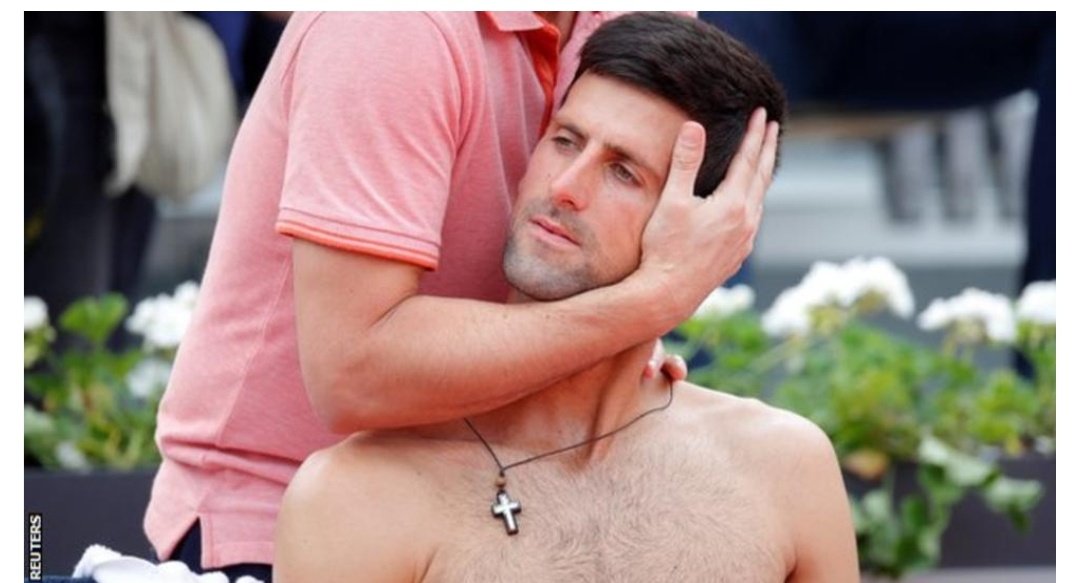Unconventional request of the physio by Djokovic yesterday: "Hold me. Just, please, hold me."