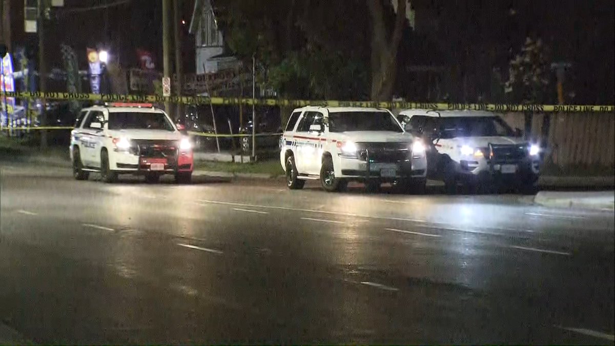 Man fatally shot on Bloor Street in Oshawa ow.ly/2URQ30kmwSN https://t.co/2ScDG8XUpA