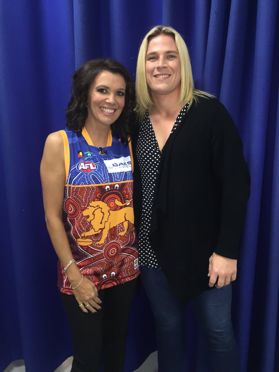 ShelleyWare's tweet image. @HannahMouncey is on @marngrook next! #marngrook #heartifgold