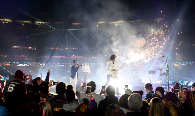 heraldsunsport's tweet image. Not a bad spot to hold #StateOfOrigin. Well played @MCG

LIVE BLOG: bit.ly/2JfUMzw