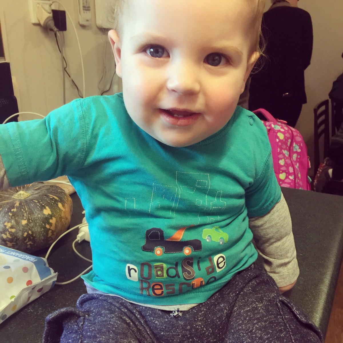 hackmky's tweet photo. Someoneβs inspired by @dommholland ignited passion with Tow after returning home on #MyriadAir @MyriadOrg #babyselfie #roadsiderescuetee #towtruck #offtodaycare https://t.co/zjGkQPWc0v