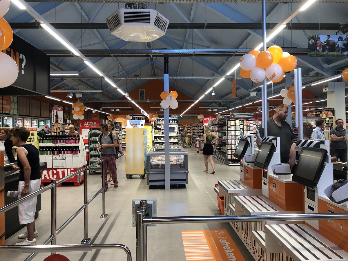 jos_penninx's tweet photo. Prachtige ruime nieuwe winkel COOP Versluis Voorst open vandaag. Mooi ingepast en met nieuwste inrichting qua opzet en styling. Veel succes gewenst mevrouw en mijnheer Versluis, en het hele dorp Voorst! https://t.co/Egux8hYdAx