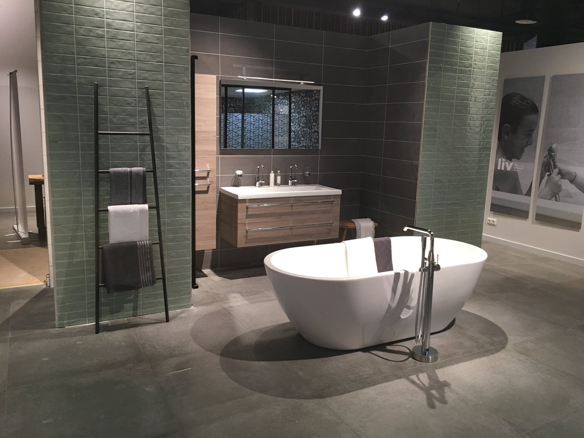 LIVwonen's tweet photo. Het sanitair in onze showroom krijgt een update. De eerste 2 stijlappartementen zijn nagenoeg gereed. Mooi he? Meer foto's: https://t.co/2hsV3W68AN #livwoonbeleving #livwonen #hartvooroptimaalwonen https://t.co/OI1h5KmK6D