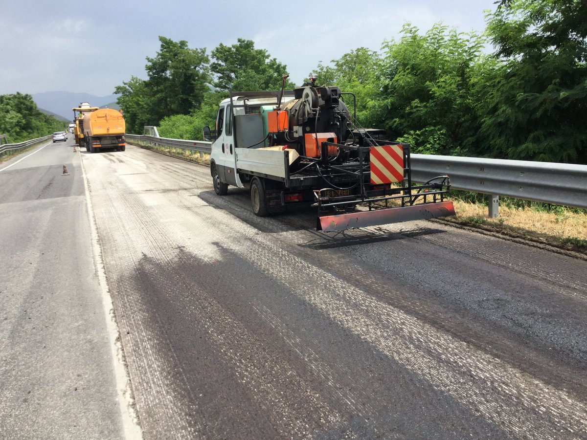 clientiANAS's tweet photo. #ANASinforma #campania iniziati i #lavori su #SS372 di manutenzione straordinaria sulla pavimentazione al km 4,900 nel territorio comunale di Pietravairano (CE) https://t.co/Ed8vtt7ZzQ