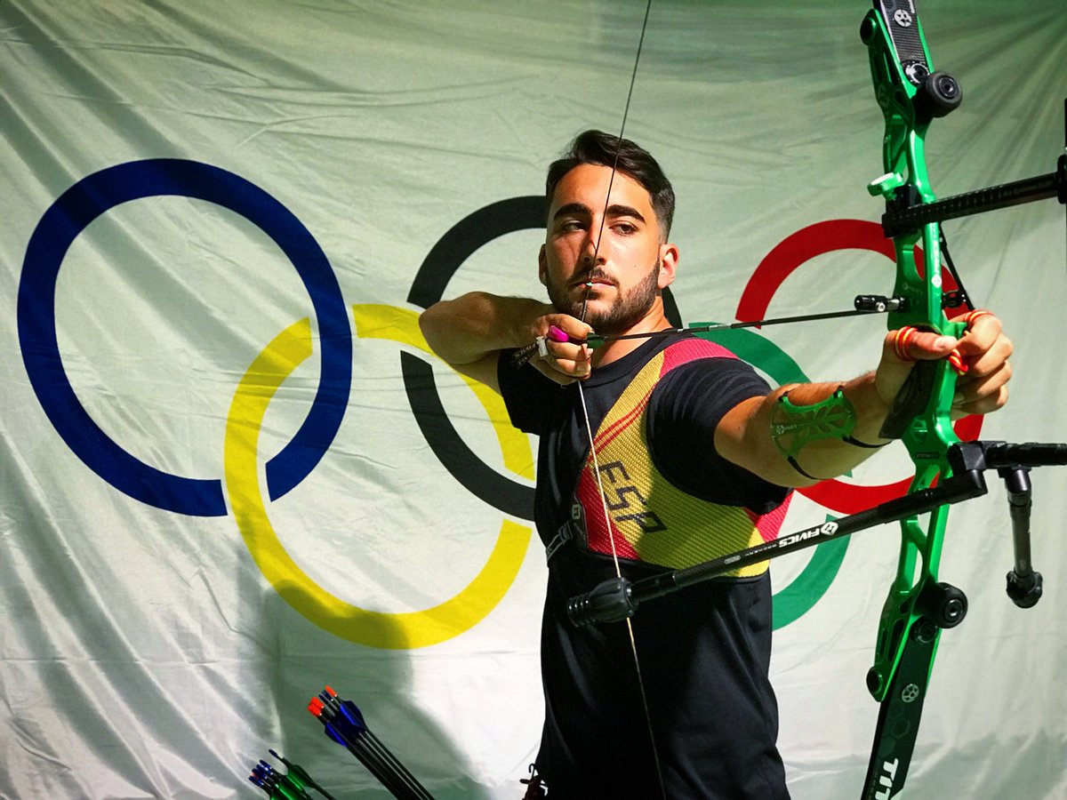 New Bow 🤪. Después de una larga espera, llego el nuevo arco de FIVICS #TitanEx. Han mejorado muchos aspectos y sobretodo la nueva empuñadura es impresionante👏🏻👏🏻 #arcsysteme #fivics #fivicsespaña #fivicsarchery #fivicsteam #TeamESP #Green #becaspodium #telefonica