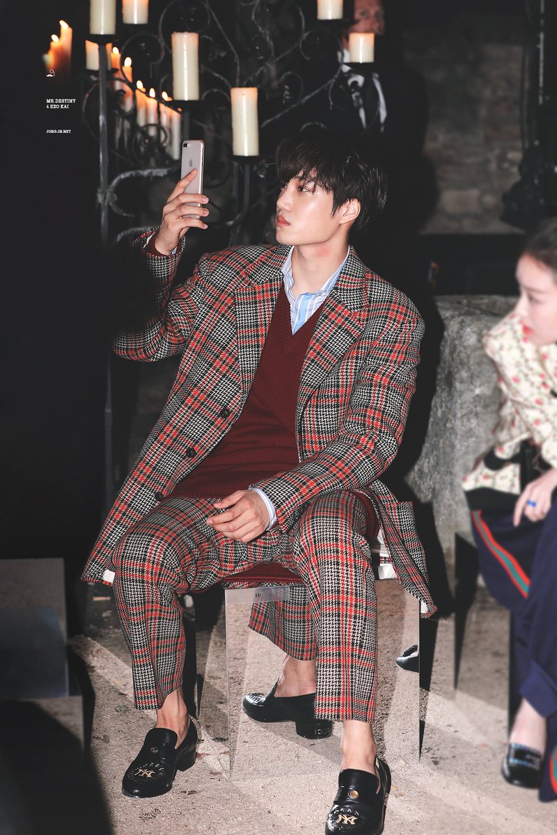 jonginnet's tweet photo. Un parfum agréable s'exhale de la rose🌹

https://t.co/Pi3rIAn93l
https://t.co/nf8aMIuFpN
https://t.co/N5Wh18A9HV
https://t.co/ZYfwsBZEM7

#GUCCI_KAI #GucciCruise19 #카이 #엑소카이 @weareoneEXO https://t.co/Ot7meuroYi