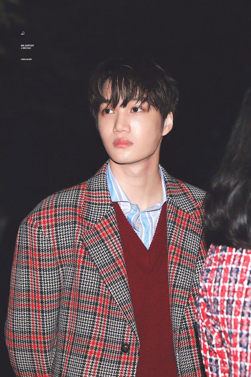 jonginnet's tweet photo. Un parfum agréable s'exhale de la rose🌹

https://t.co/Pi3rIAn93l
https://t.co/nf8aMIuFpN
https://t.co/N5Wh18A9HV
https://t.co/ZYfwsBZEM7

#GUCCI_KAI #GucciCruise19 #카이 #엑소카이 @weareoneEXO https://t.co/Ot7meuroYi