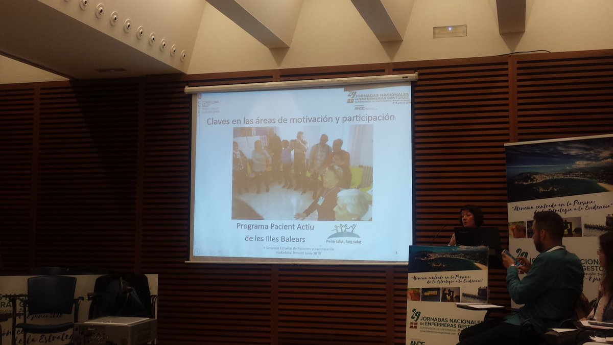 pacientactiuib's tweet photo. En #simposioescuelas con  @juanamateosrod @soriano_p @LluciaSancho reflexionamos y compartimos sb Claves en el Area de Motivación y participación en las #EscuelasDeSalud y  programas Pacientes Activos/Expertos #pacientactiuib La clave las Personas y las #habilidadesparalavida🔝😍 https://t.co/zEfWZFHyEH