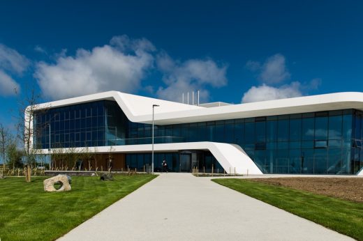cdukltd's tweet image. Have you seen the impressive interior and exterior @coriandesign cladding used for the new Menai Science Park building, featured on @e_architect? ow.ly/oA4O30kk4Q0