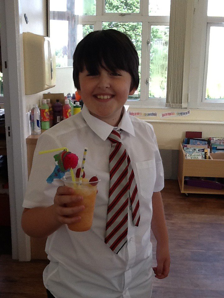 wooltonprimary's tweet image. Some of our y6 pupils had some fun creating their own delicious drinks #WPSCreativity