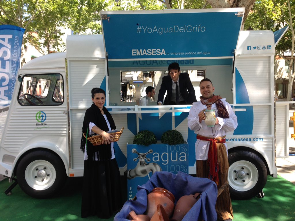 emasesa's tweet photo. Con motivo del #DMMA2018 organizamos la Fiesta del Agua, con el objetivo de concienciar sobre la importancia de #TuAgua💦 
➡️Talleres medioambientales, juegos y mucho más
➡️8 de junio
➡️Pza del Altozano en #Sevillahoy
#YoAguaDelGrifo 
EMASESA ,#TuEmpresaPúblicaDelAgua https://t.co/aj9IwvCbM2