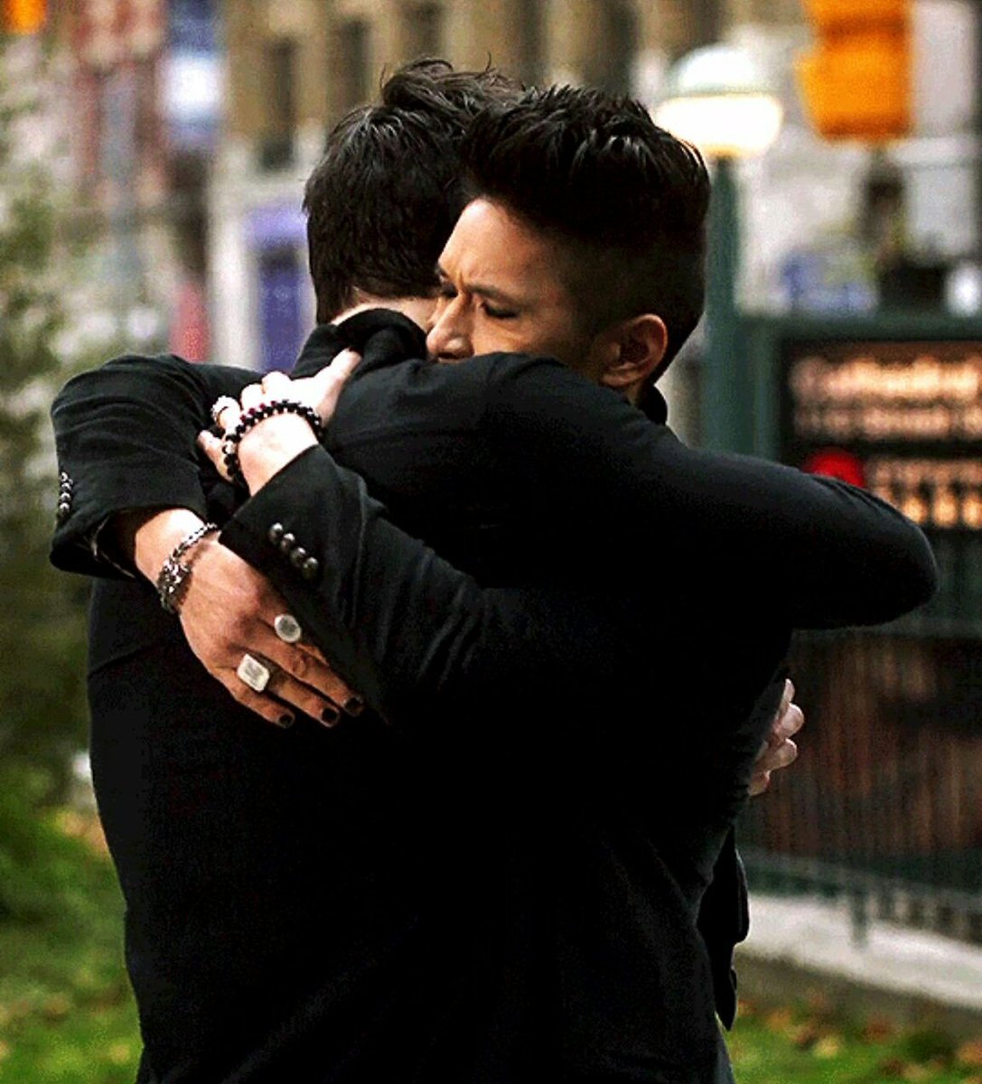 sertsev's tweet photo. Семья борется, семья надеется 🙏 #SaveShadowhunters #PickUpShadowhunters https://t.co/OmOZpBF5Vk