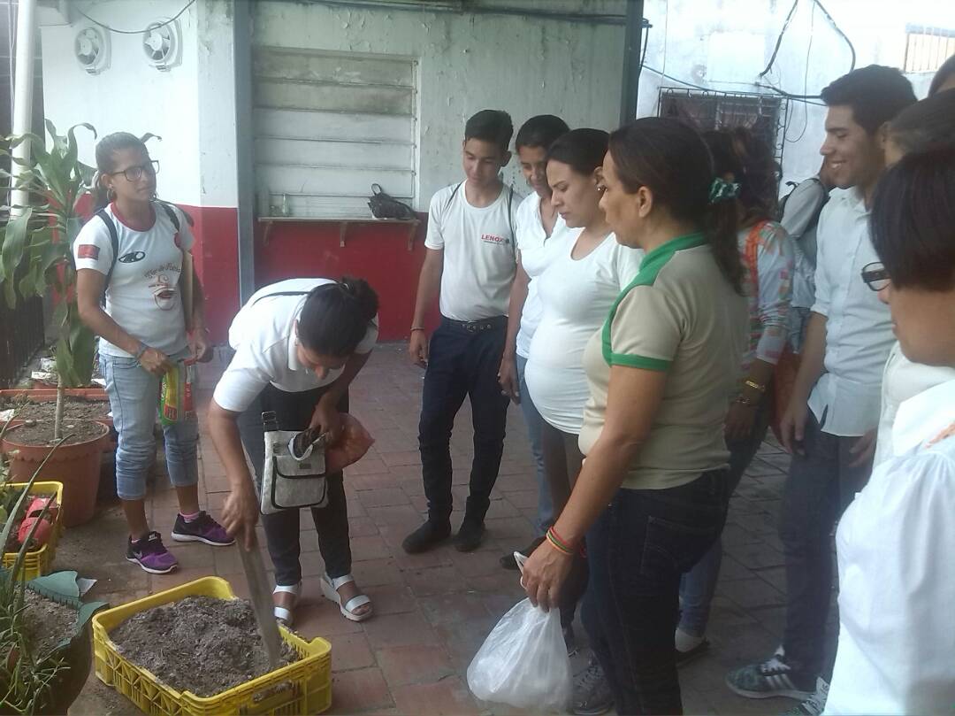 Rigomos's tweet photo. Jovenes de la Unidad Educativa en el CFS Barbarita de la Torre del municipio Valera reciben formaciones del Motor Agroalimentario en @IncesTrujillo7 https://t.co/QWAwTtgAJV