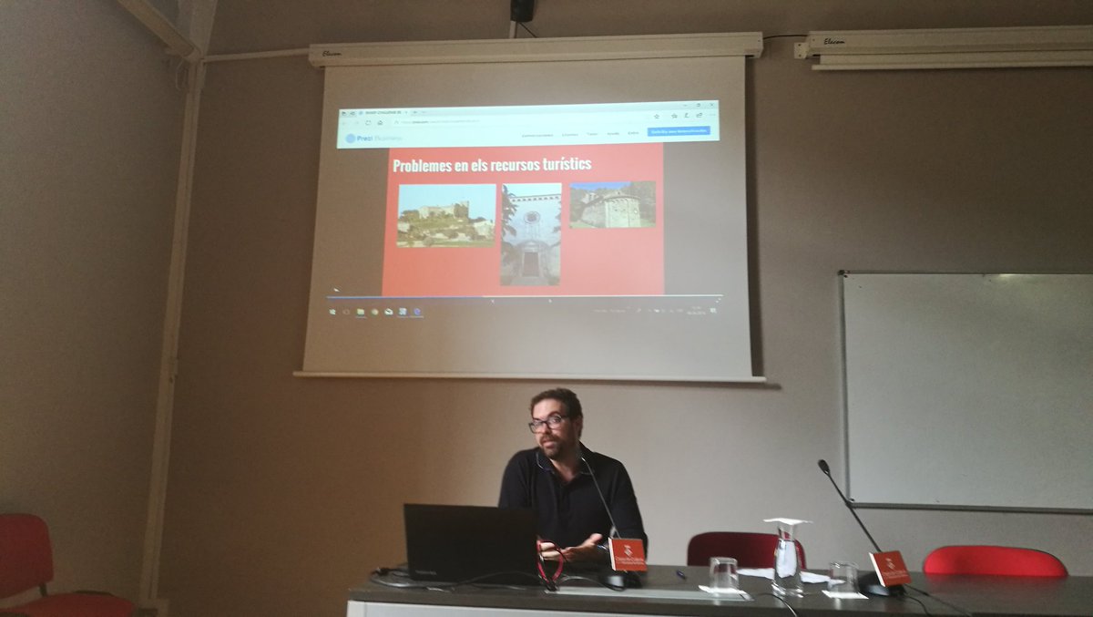 RosaParadell's tweet image. Marc Genès del Consell Comarcal del Baix Empordà ens explica la seva experiència de participació al #SmartCATChallenge en base als reptes de #mobilitat i #Turisme que es poden resoldre amb solucions #smart @tic #PromoEcoDdGi @diputaciogirona