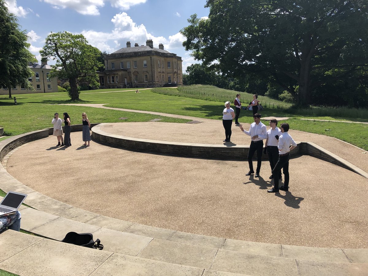 LovesLaboursLo1's tweet photo. Today’s the day! Come along to the Italian Gardens at 6pm to catch Love’s Labour’s Lost! 🎭 https://t.co/dAGbqrVPsL