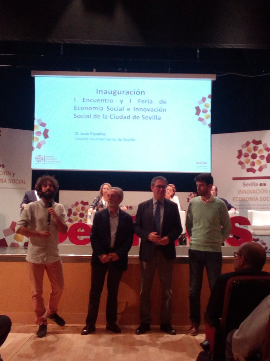 SevillaES2018's tweet photo. El alcalde de #Sevilla, #JuanEspadas @JuanEspadasSVQ inaugura la primera edición de #SevillaEs2018 @ayto_sevilla  #HogarVirgendelosReyes https://t.co/0Dbj0qiQbA
