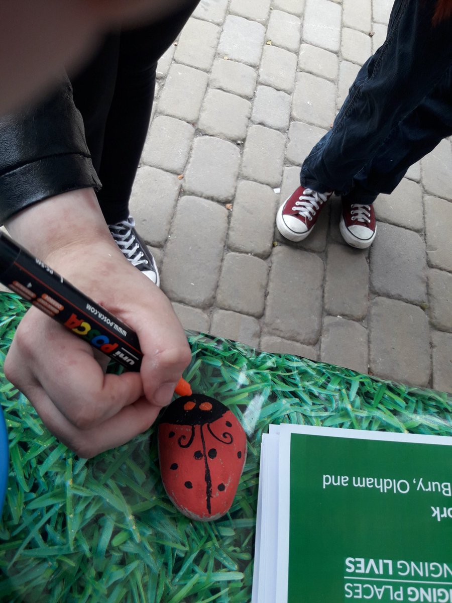 Painting pebbles for #VolunteersWeek <a href="/voldhamtameside/">VC Oldham & Tameside</a> @GroundworkBBOR