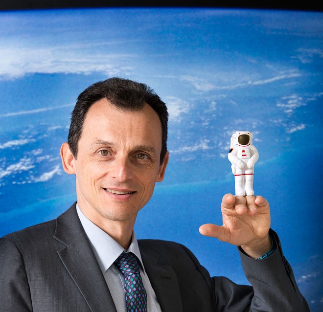 AsocDigitales's tweet photo. Damos la bienvenida a @astro_duque, nuevo ministro de Ciencia, Innovación y Universidades. Todo nuestro apoyo para impulsar la innovación y la sociedad digital en España. https://t.co/wdXETAaPze