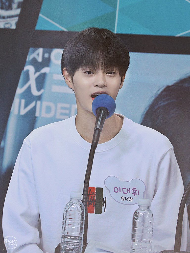 Dear_Daehwi's tweet photo. 180605 아기 수다리🙈🙈

#대휘 #이대휘 #워너원 #wannaone https://t.co/3WSmfLPsIM