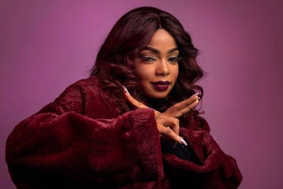 helloesther_'s tweet photo. #WomanCrushWednesday South African Musician Shekhinah recently won big at the annual South African Music Awards #samas24 scooping three major awards for Newcomer of the Year, Album of the Year and Female Artist of the Year https://t.co/mRqQOQrBjX