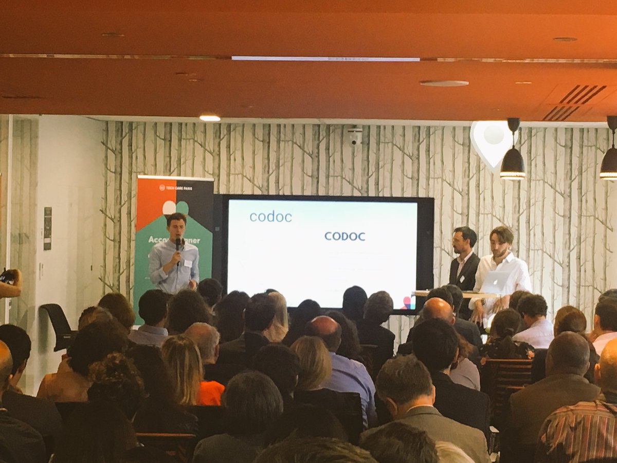 SanofiFR's tweet photo. @happineo_psy @NEURADOM #CODOC clôturent cette présentation des 15 nouvelles #startup de @TechCare_Paris 🙌🏻 ! #Welcome #esante #innovation https://t.co/BdZH8lR5ZV