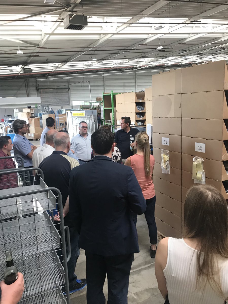 Haendlerbund's tweet photo. #HändlerbundOnTour im beschaulichen #Butzbach bei @parcel_one! 📦

Heute findet unser gemeinsamer #Logistik-Workshop mit anschließender Lagerbesichtigung statt! 🙌 https://t.co/wOSCwFIfMf