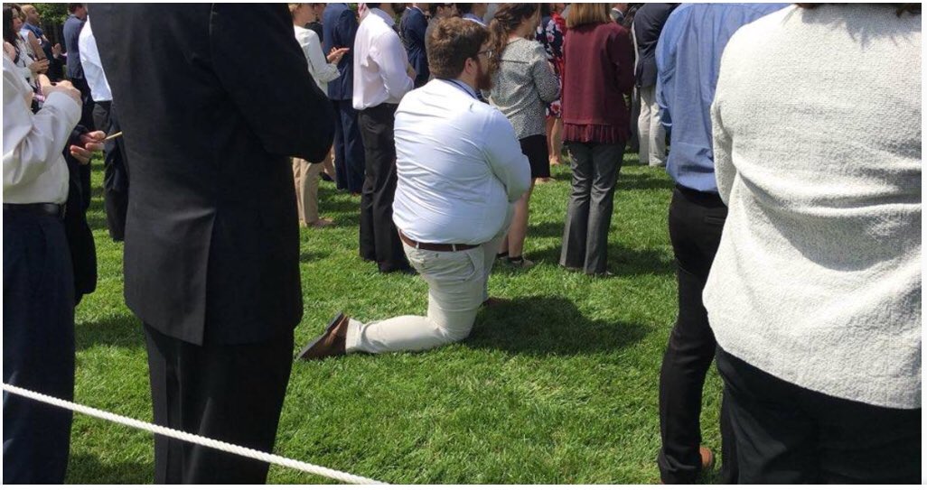 2001kingclassic's tweet photo. @krassenstein …and let’s not forget the Fucking Moron was heckled from the lawn gallery…

Mr Mueller please hurry up…LOCK HIM UP!…LOCK HIM UP!…LOCK HIM UP!…#DrainTheSwamp #MAGA #DearMrPresident #ImpeachTrump #Resist #Resistance #FakeNews https://t.co/QQEVu0fODf