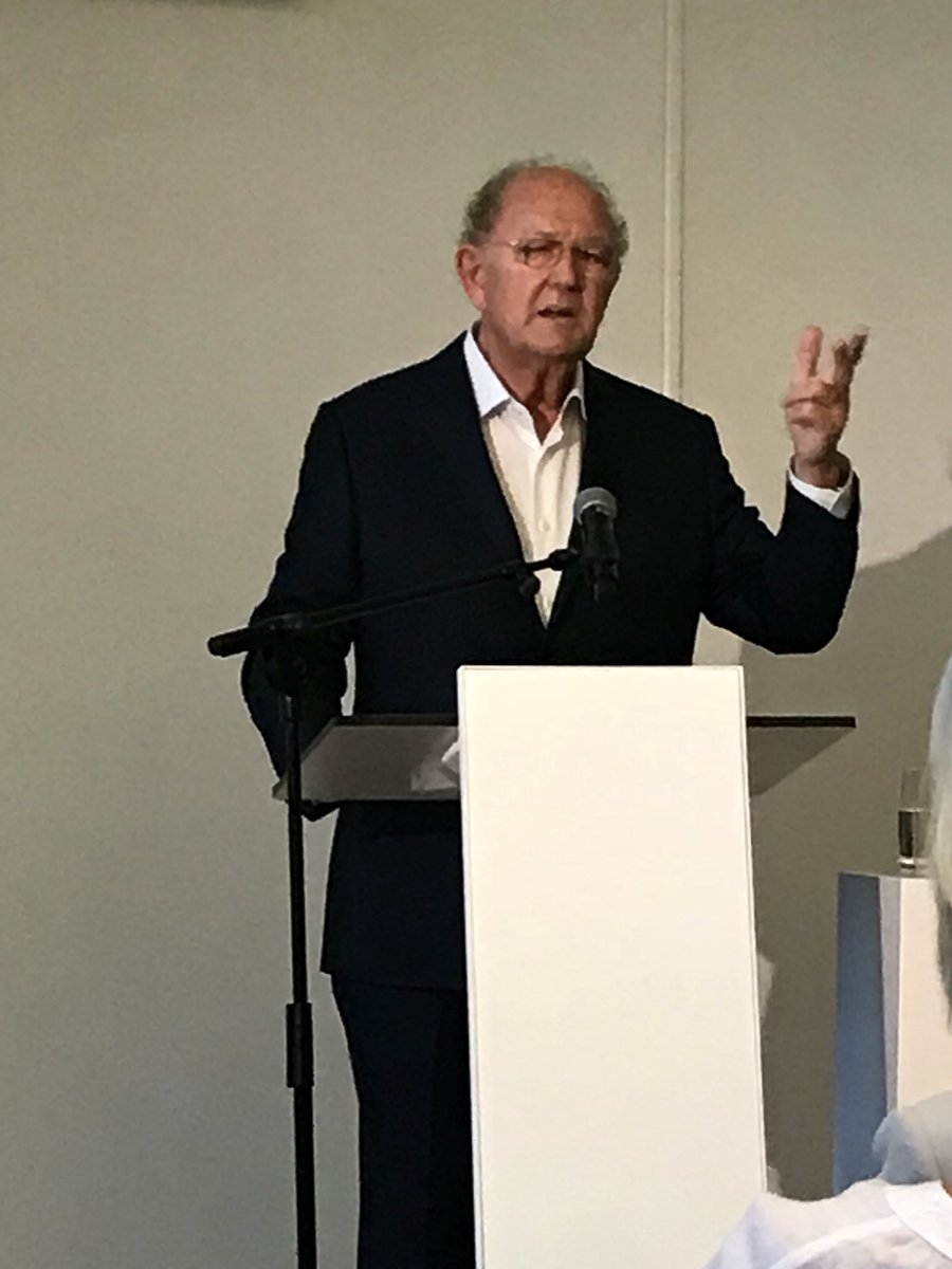 “Een ochtendprogramma dat stopt in mei... dat is onbestaanbaar.” Zegt Joop van den Ende over Goedemorgen Nederland van #WNL, tijdens lezing maatschappelijke waarde van onze <a href="/PubliekeOmroep/">NPO Start</a> in het <a href="/mauritshuis/">Mauritshuis</a>.